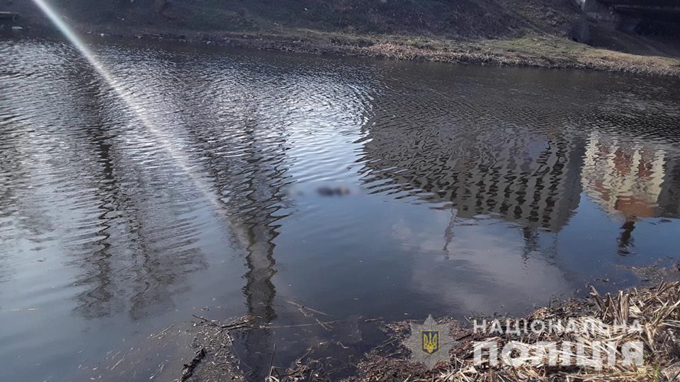 Полиция устанавливает личность утопленницы и обстоятельства ее гибели