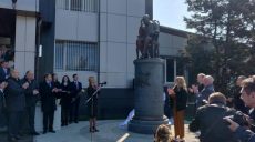 Светличная взяла участие в открытии памятника Николаю Бокариусу