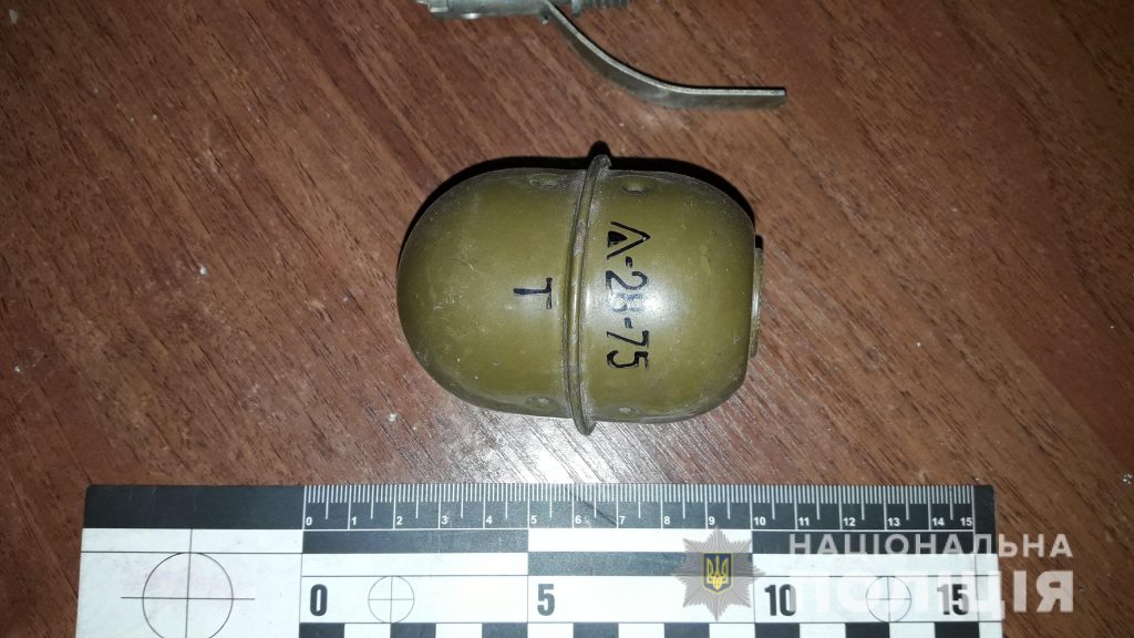 У жителя райцентра на Харьковщине нашли боевую гранату