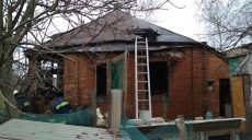 Спасатели вынесли из горящего дома 89-летнюю старушку (фото)