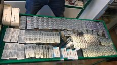 Правоохранители изъяли наркосодержищие препараты из аптеки в Шевченковском районе