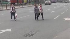 У Харкові штрафують пішоходів (відео)