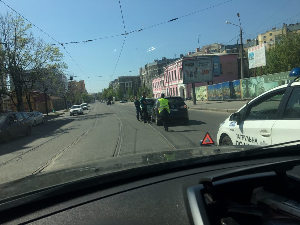 На Московском проспекте Volkswagen врезался в Nissan (фото)