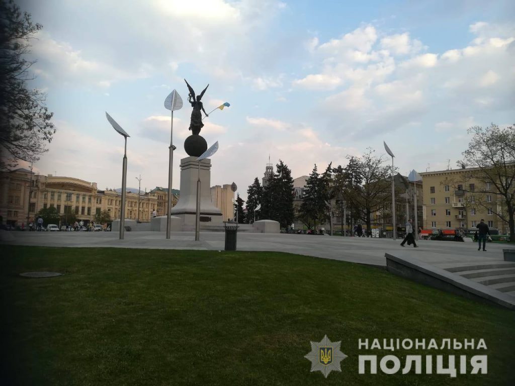 «Минирование» в Харькове: полицейские провели еще три объекта