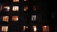 В Харькове полицейский спас девушку, которая хотела выброситься из окна
