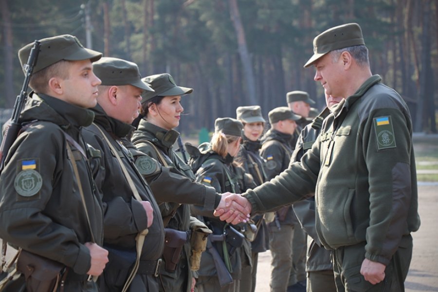 Под Харьковом проходят сборы молодых лейтенантов Нацгвардии