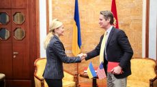 Светличная встретилась с международными наблюдателями