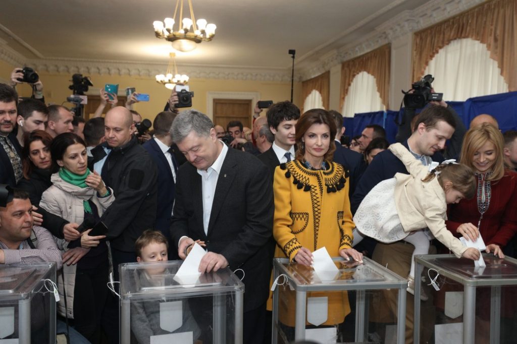 Порошенко признал поражение и через месяц уйдет в отставку