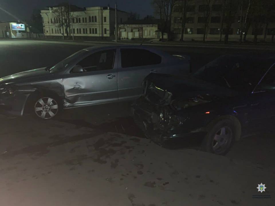 На Московском столкнулись Audi, Skoda Octavia и Кіа (фото)