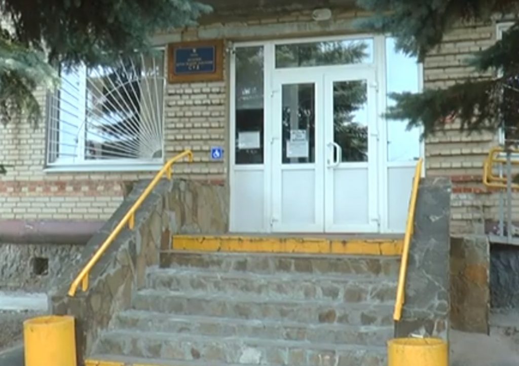 На Дергачівщині відбувся суд щодо справи власника пітбультер’єрів, які ледь не загризли людину (відео)