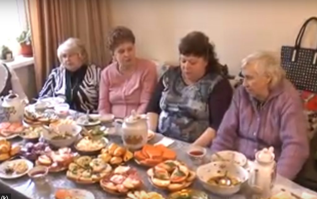 У Харкові самотні пенсіонери мають змогу знайти друзів (відео)