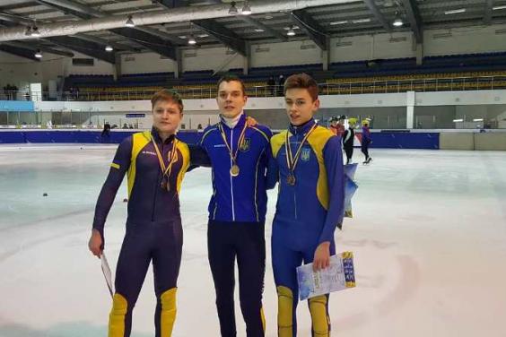 Юные мастера шорт-трека успешно выступили на чемпионате Украины