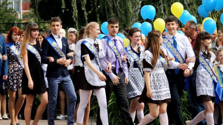 Последние звонки в школах Харьковщины прозвучат 24, 25 и 31 мая