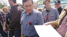 У центрі Харкова хочуть прибрати волонтерський намет (відео)