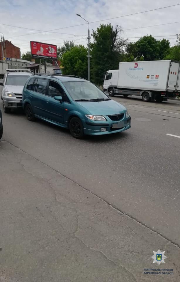 На Полтавском шляхе в столкновении трех автомобилей пострадала женщина (фото)