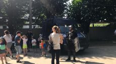 Ко Дню защиты детей в центре Харькова прошла выставка оружия и техники