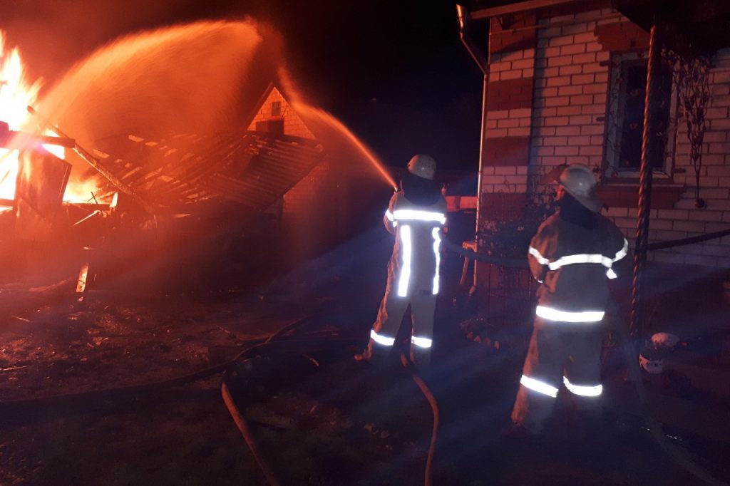 Взрыв на Харьковщине: обнародовано видео ликвидации масштабного пожара