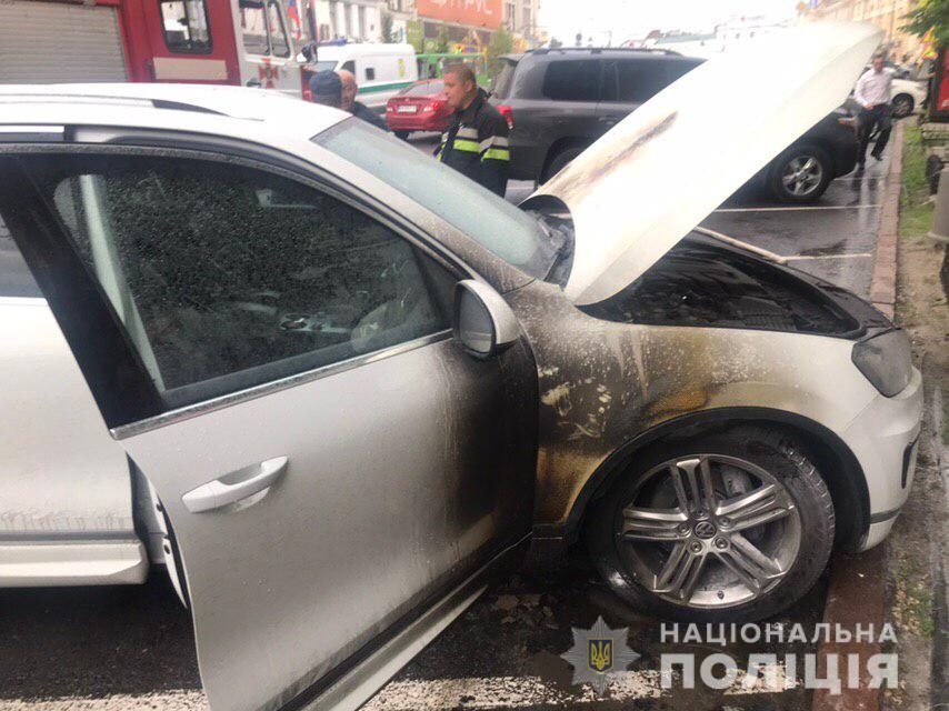 Поджог машины чиновника горсовета: полиция открыла уголовное дело (фото)