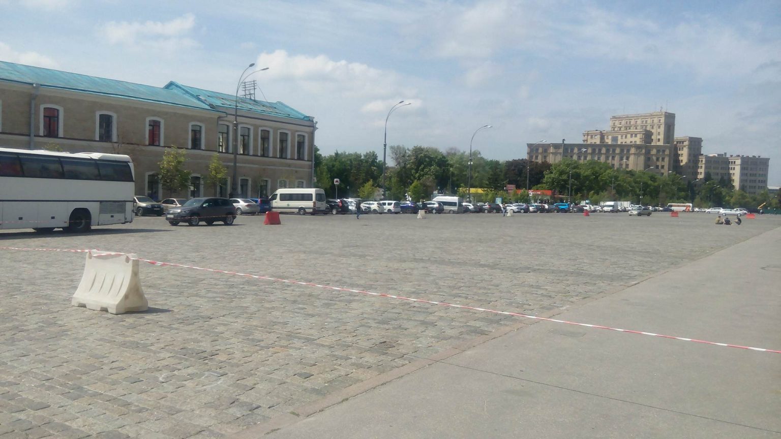 Площадь Свободы огородили для проведения Велодня (фото)