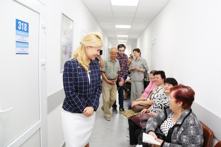 Светличная вместе с делегацией ЕИБ и представительства ЕС посетила Областную клиническую больницу