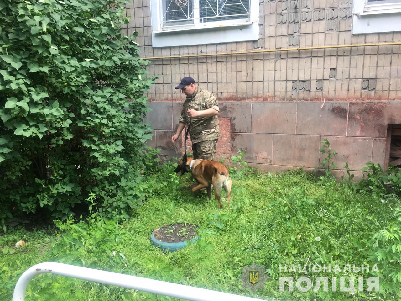 Неизвестный «заминировал» в Харькове жилой дом (фото)