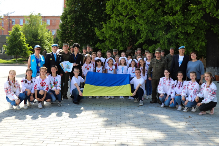 «Гвардейская школа»: на Харьковщине готовят юных миротворцев