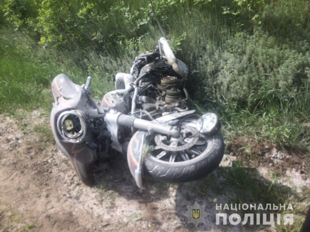 ДТП под Харьковом: один человек погиб и двое травмированы (фото)