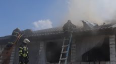 В Харькове горела двухэтажка