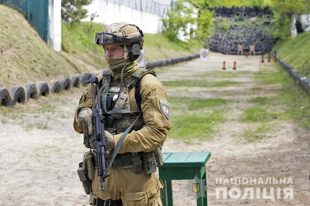 Украинская полиция отказывается от автомата Калашникова и переходит на пистолет-пулеметы (видео)