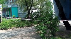 В Харькове на Алексеевке подстрелили полицейского (фоторепортаж)