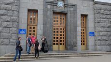 Вопрос о палатке на площади Свободы сегодня рассматриваться горисполкомом не будет — Сидоренко