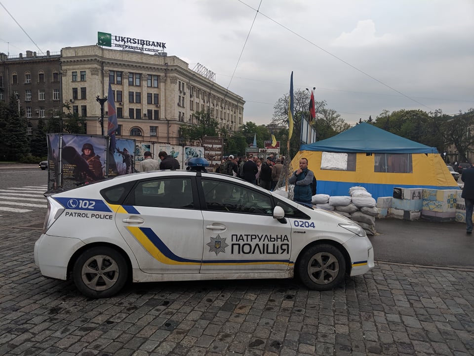 Горсовет требует от активистов убрать палатку с площади Свободы