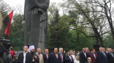 Кернес назвал палатку на площади Свободы «грязной», а обратное переименование проспекта Маршала Жукова – «исторической справедливостью» (видео)