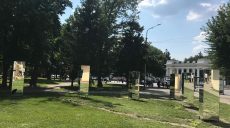 Полиция устанавливает обстоятельства разбитых композиций в центре Харькова (фото)