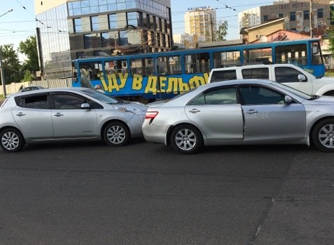 На Московском проспекте «Nissan» врезался в «Passat» (фото)