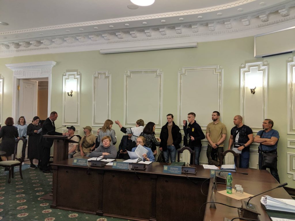 На заседание исполкома Харьковского горсовета пришли активисты (фото)