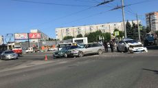 Тройное ДТП с участием патрульных в Харькове: образовалась пробка (фото)