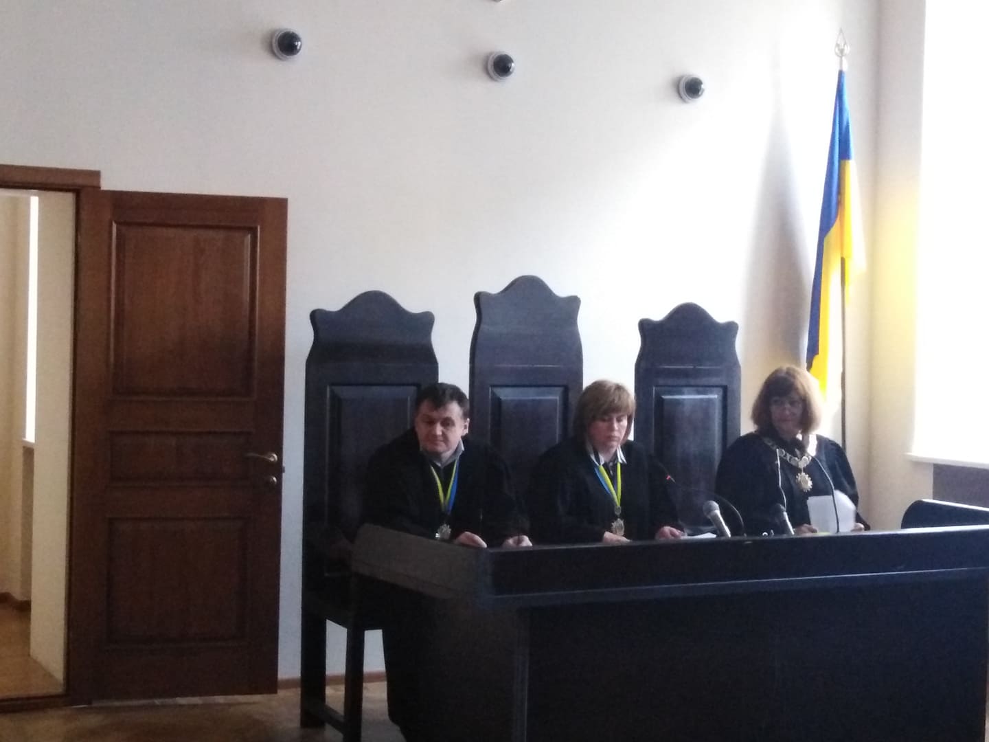 Волонтерський намет стоятиме на майдані Свободи: суд відхилив скаргу міськради (відео)