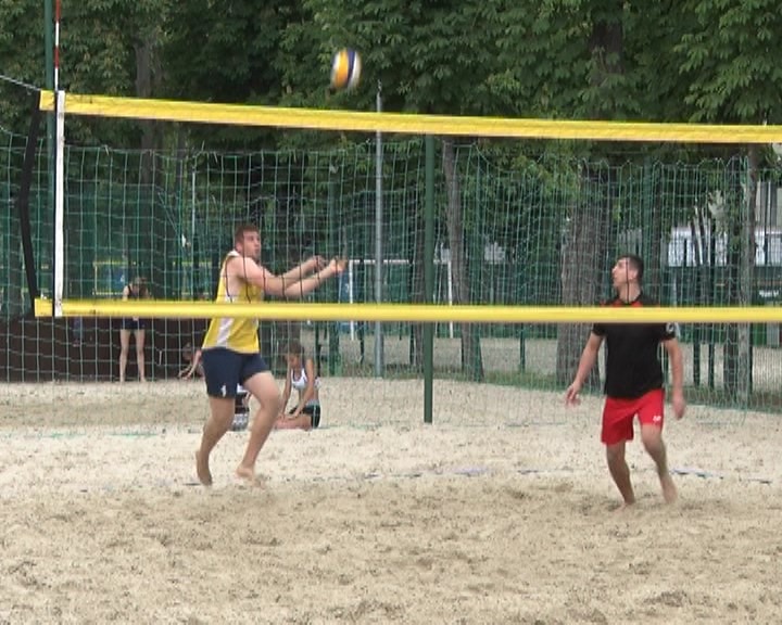 У Харкові стартував сезон пляжного волейболу (відео)