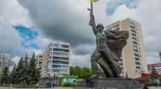 Полиция оцепляла памятник Воину-освободителю в Харькове