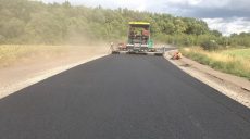 Дорожники продовжують будівництво об’їзного шляху навколо Лозової (відео)