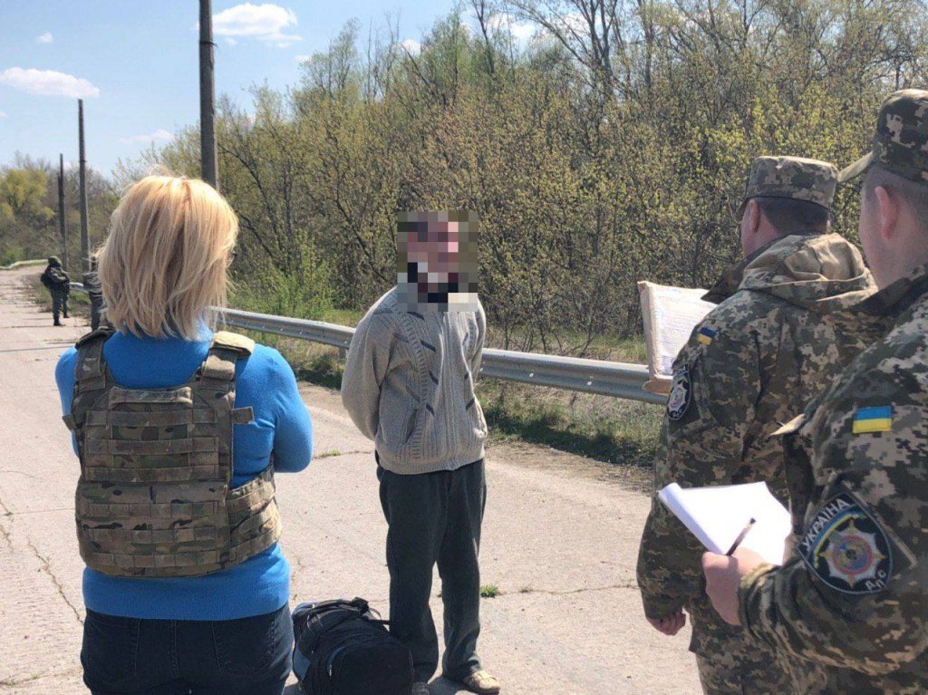 Украина забрала 60 заключенных с ОРДЛО