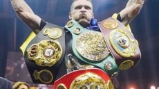 Усик отказался от последнего чемпионского пояса
