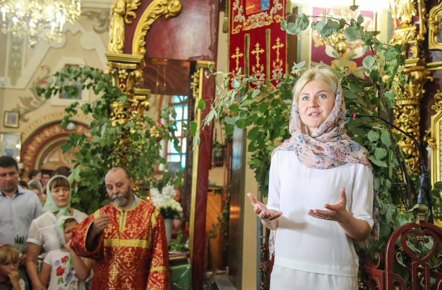 Светличная поздравила жителей Харьковщины с Троицей