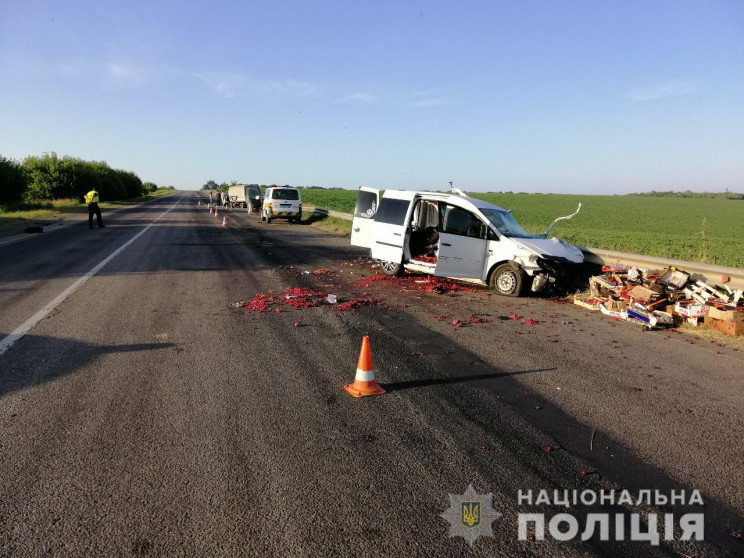 V Harkove V Dtp Voditelyu Otorvalo Ruku Foto 43 Letnij Voditel Avtomobilya Volkswagen Vyehal Na Polosu Vstrechnogo Dvizheniya V Rezultate Chego Dopustil Stolknovenie S Avtomobilem Gaz