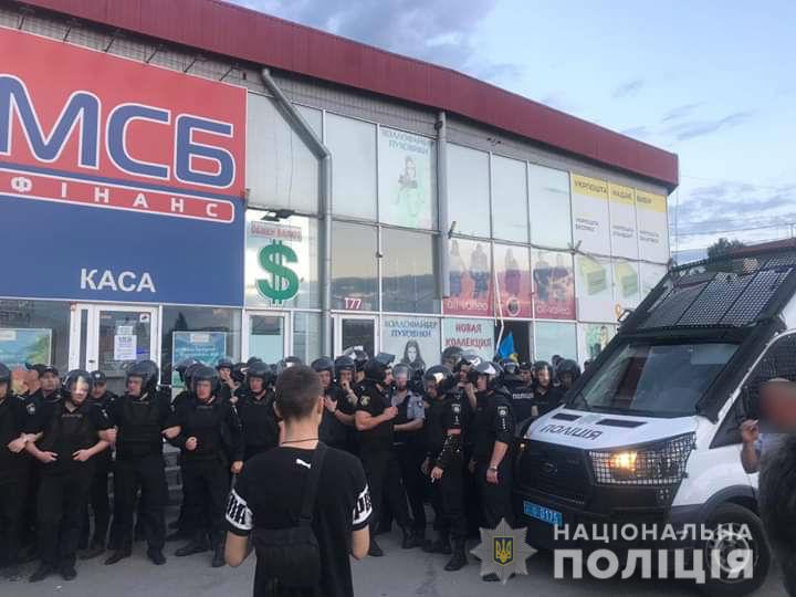 Нападение на видеоператора в Харькове: полиция объявила подозрение еще двум мужчинам