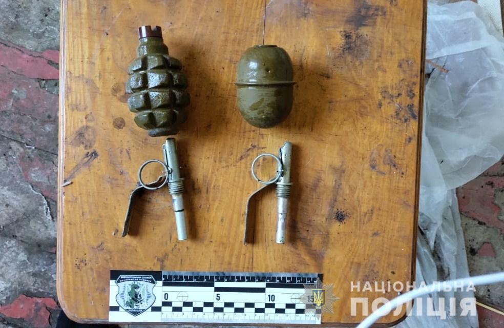 В Харьковской области мужчина дома хранил боеприпасы (фото)
