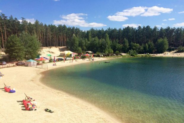 Медики не советуют отдыхать на некоторых пляжах Харькова