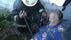 На Харьковщине стокилограммовая женщина упала в трехметровый колодец и не пострадала