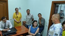 Повалення бюста Жукова у Харкові: слідство провело обшуки у активістів (відео)